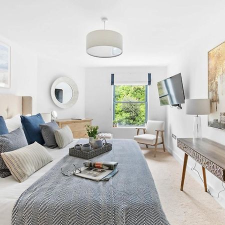 A7 Masts - Striking Beach Bolthole Apartment With Beautiful Sea Views Private Balcony & Parking ทอร์คิ ภายนอก รูปภาพ