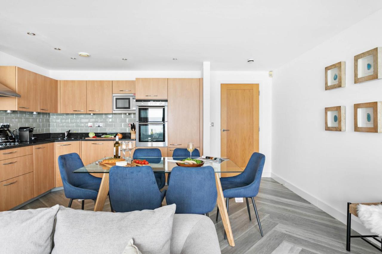 A7 Masts - Striking Beach Bolthole Apartment With Beautiful Sea Views Private Balcony & Parking ทอร์คิ ภายนอก รูปภาพ