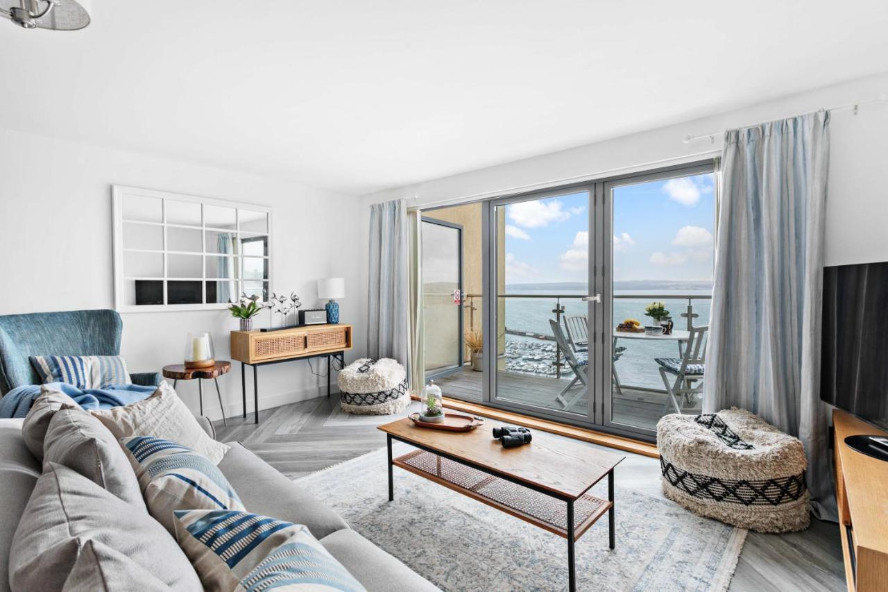 A7 Masts - Striking Beach Bolthole Apartment With Beautiful Sea Views Private Balcony & Parking ทอร์คิ ภายนอก รูปภาพ