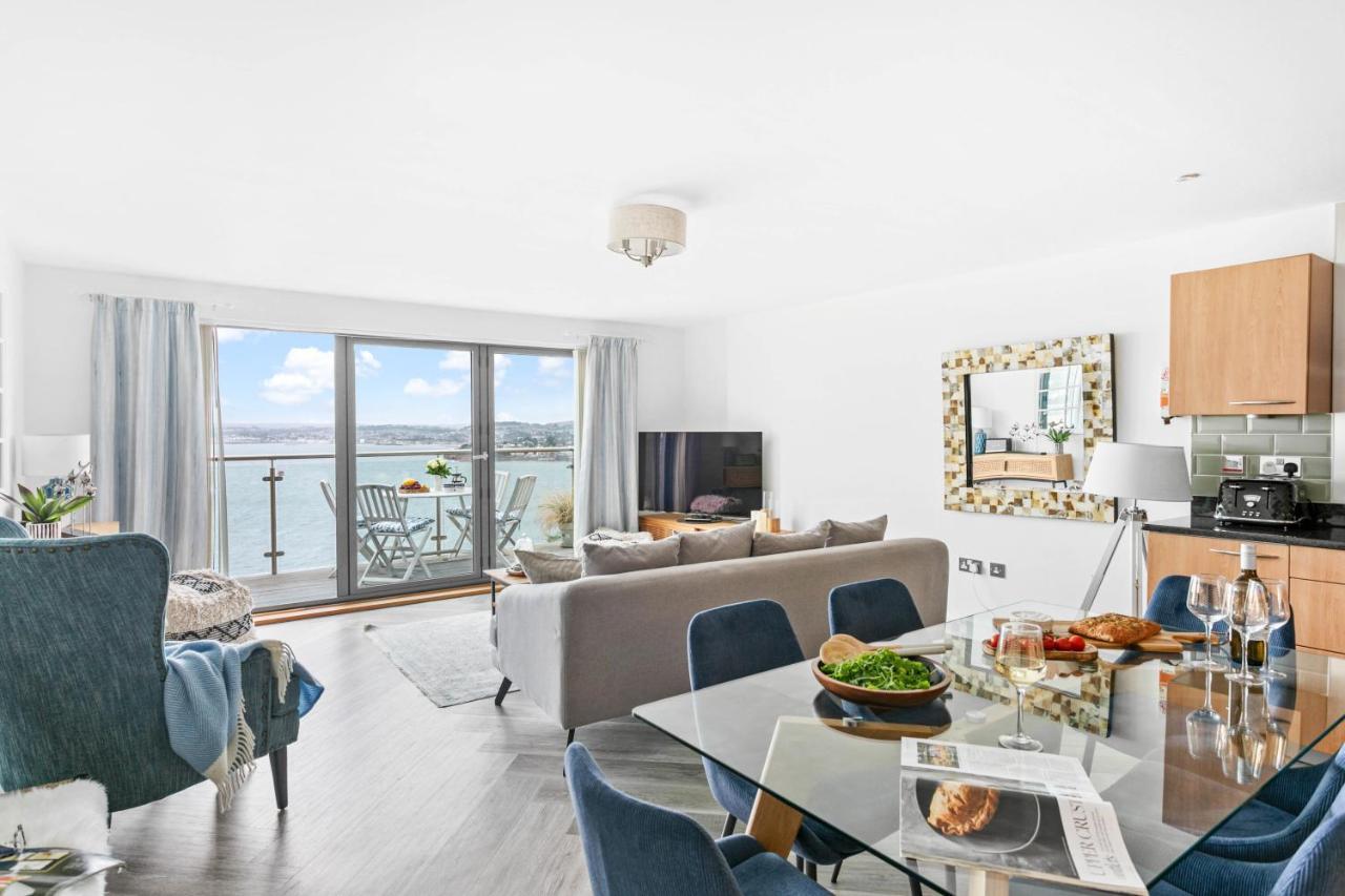A7 Masts - Striking Beach Bolthole Apartment With Beautiful Sea Views Private Balcony & Parking ทอร์คิ ภายนอก รูปภาพ