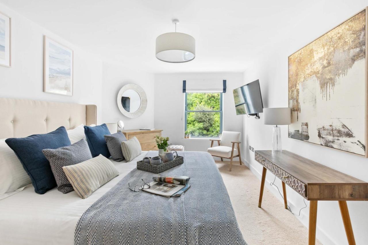 A7 Masts - Striking Beach Bolthole Apartment With Beautiful Sea Views Private Balcony & Parking ทอร์คิ ภายนอก รูปภาพ