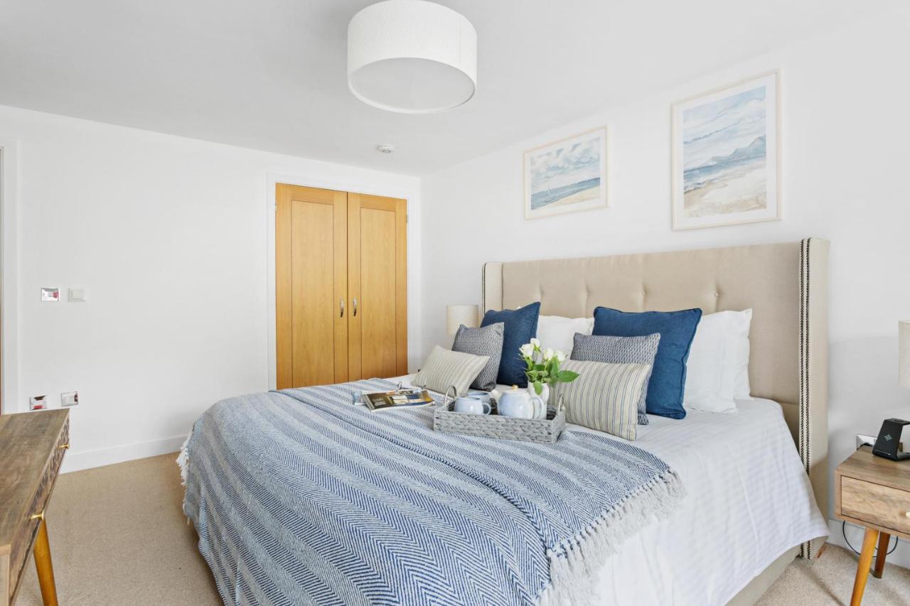 A7 Masts - Striking Beach Bolthole Apartment With Beautiful Sea Views Private Balcony & Parking ทอร์คิ ภายนอก รูปภาพ