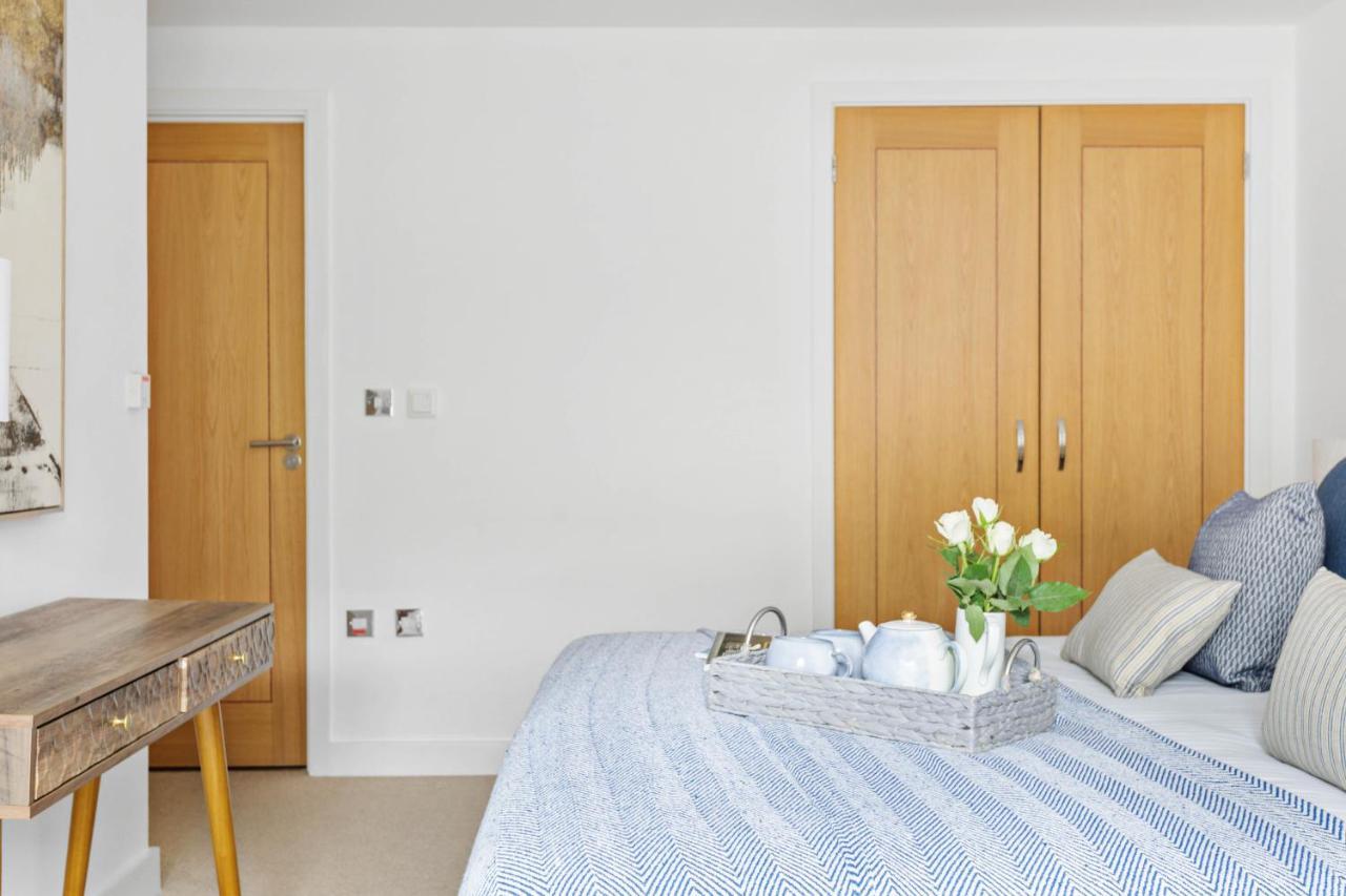 A7 Masts - Striking Beach Bolthole Apartment With Beautiful Sea Views Private Balcony & Parking ทอร์คิ ภายนอก รูปภาพ
