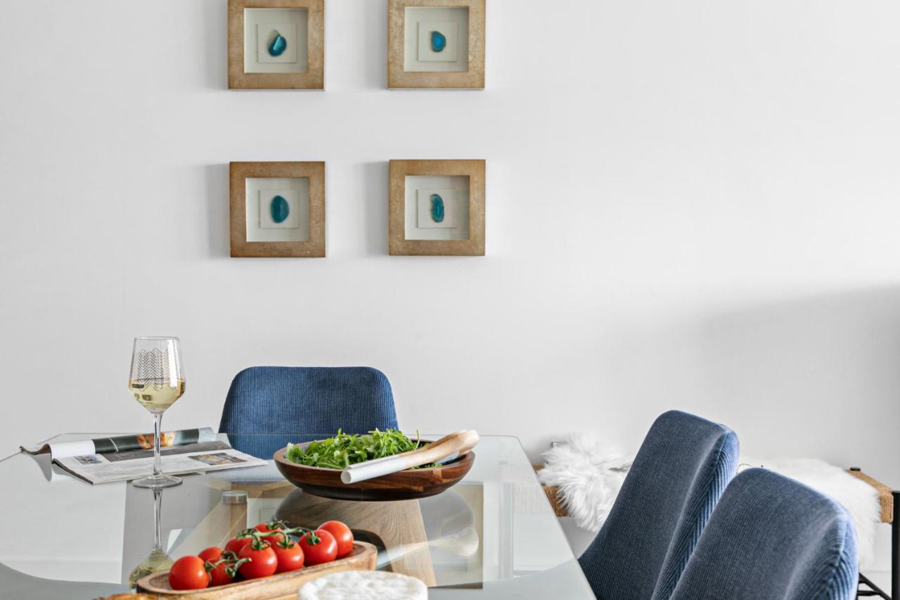 A7 Masts - Striking Beach Bolthole Apartment With Beautiful Sea Views Private Balcony & Parking ทอร์คิ ภายนอก รูปภาพ